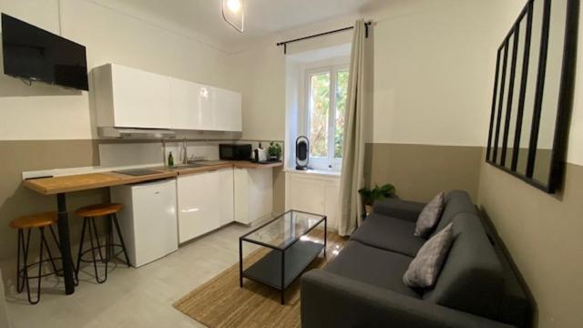 Studette Pres De La Gare De Apartment *